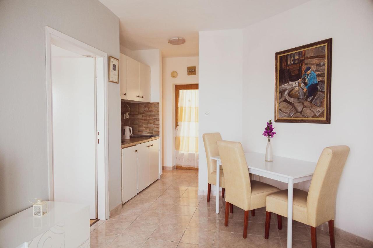 Booking Franov Residence On Island Ugljan With The Pool, Bbq And Beautiful Sea-View! Apartment *